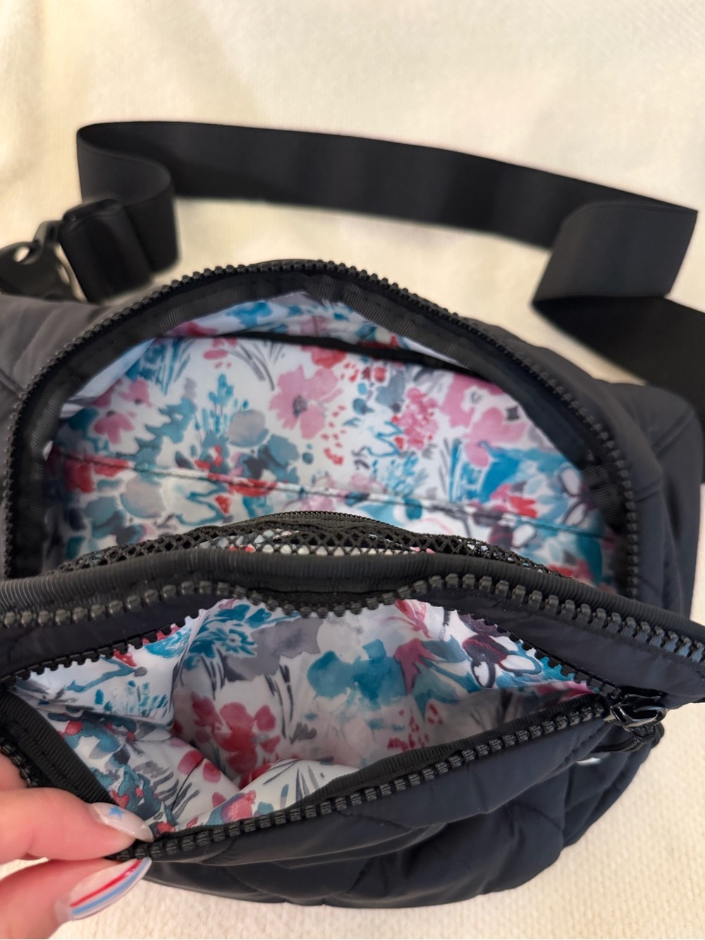Vera Bradley Women’s Black Quilted Belt Bag - Picture 5 of 6